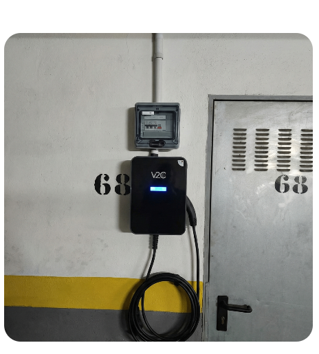 Punto de recarga en plaza de garaje con V2C Trydan en Murcia - Instalación profesional por CargaEnCasa